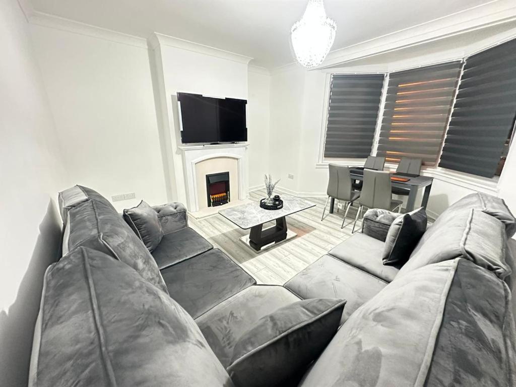 Newly Renovated Lux 2 Bed Apartment Glasgow Extérieur photo